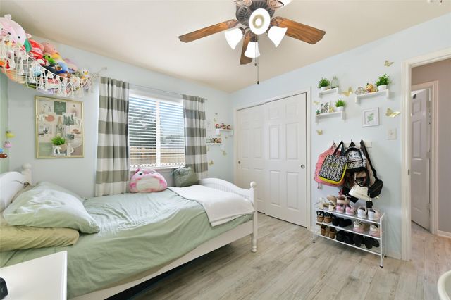 2002 Water Oak Drive, Pearland, TX 77581