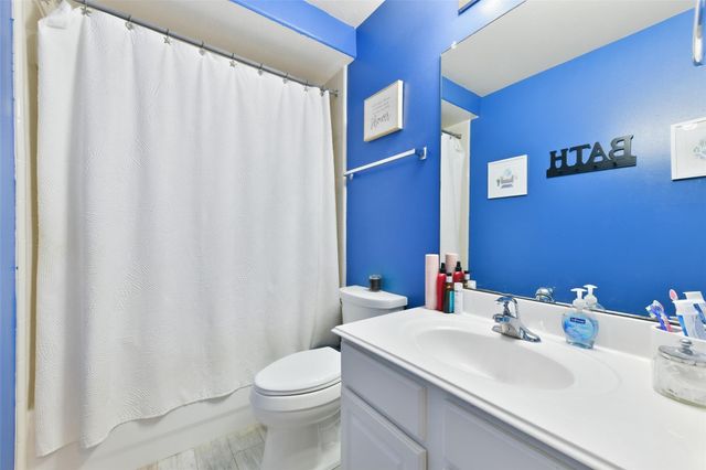2002 Water Oak Drive, Pearland, TX 77581