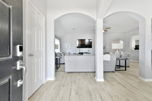 2002 Water Oak Drive, Pearland, TX 77581