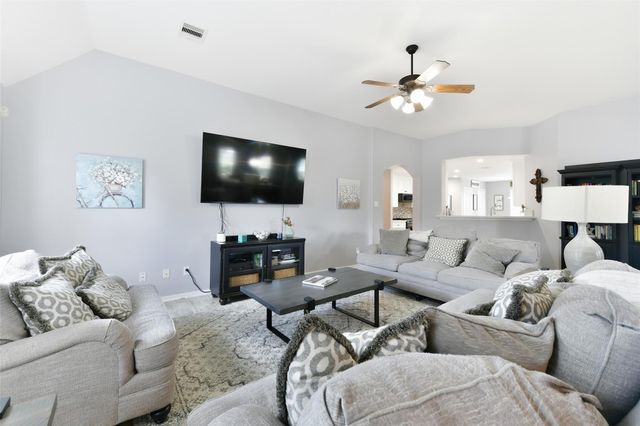 2002 Water Oak Drive, Pearland, TX 77581