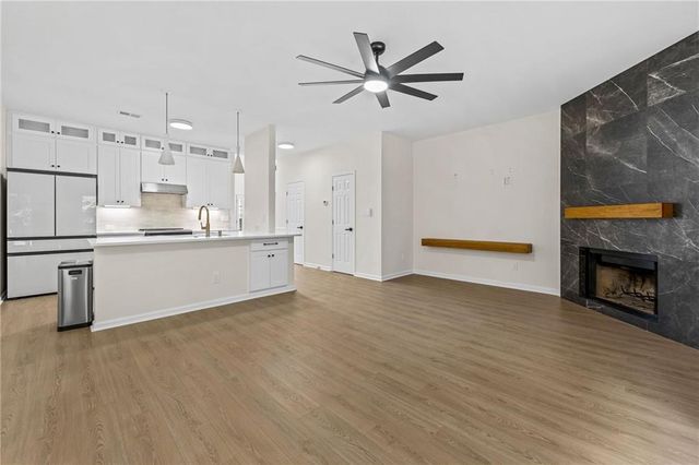 386 Creek Manor Way, Suwanee, GA 30024