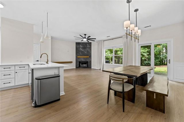 386 Creek Manor Way, Suwanee, GA 30024