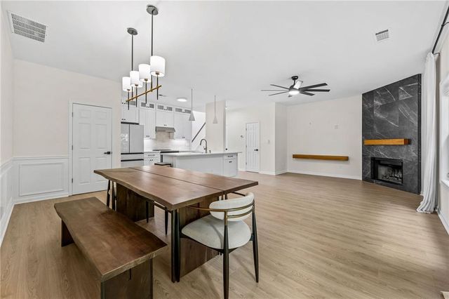 386 Creek Manor Way, Suwanee, GA 30024