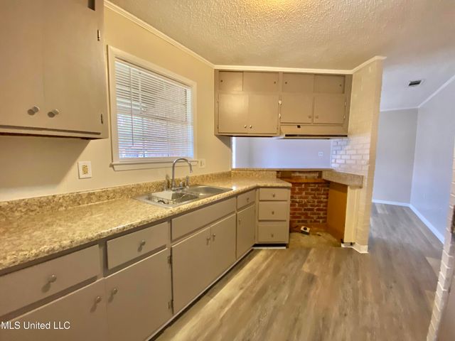 4316 Knowlcrest Drive, Moss Point, MS 39562