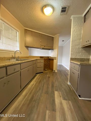 4316 Knowlcrest Drive, Moss Point, MS 39562