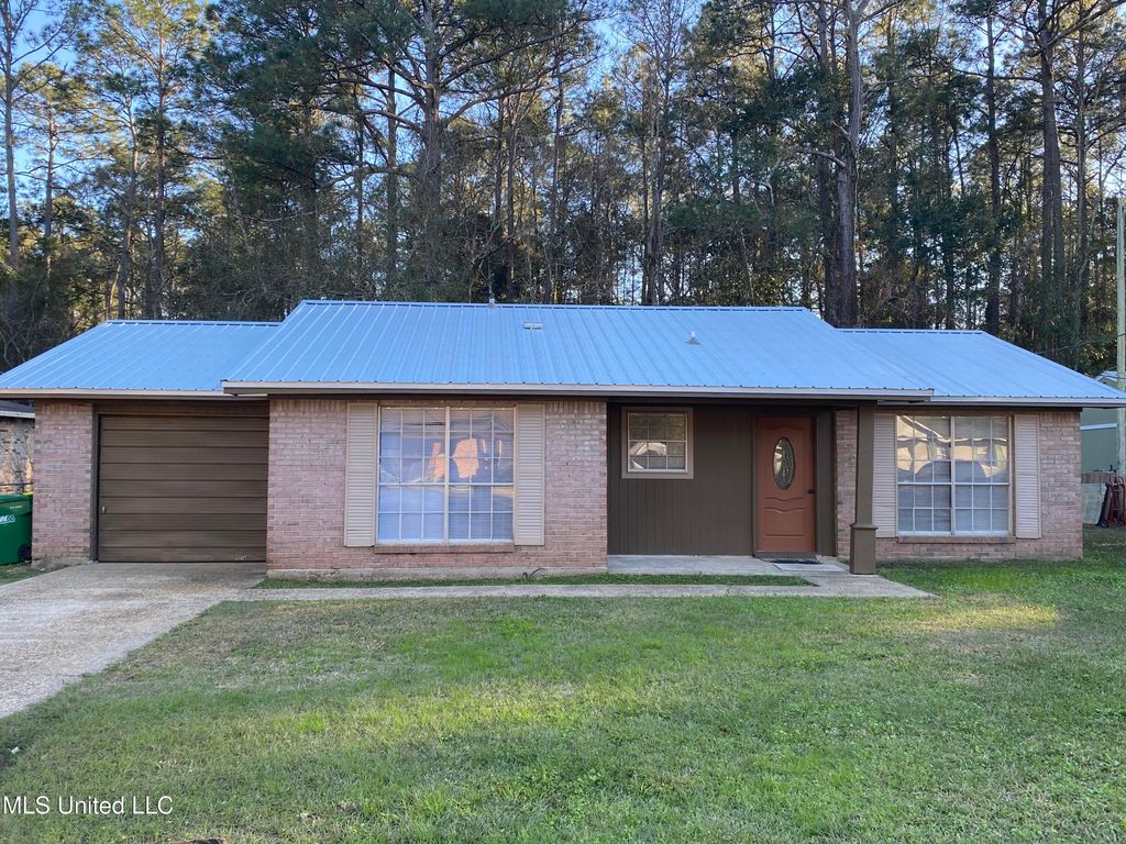 4316 Knowlcrest Drive, Moss Point, MS 39562