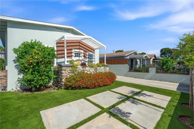 223 Chestnut Avenue, Los Angeles, CA 90042