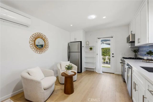 223 Chestnut Avenue, Los Angeles, CA 90042
