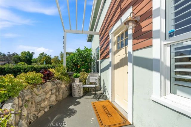223 Chestnut Avenue, Los Angeles, CA 90042