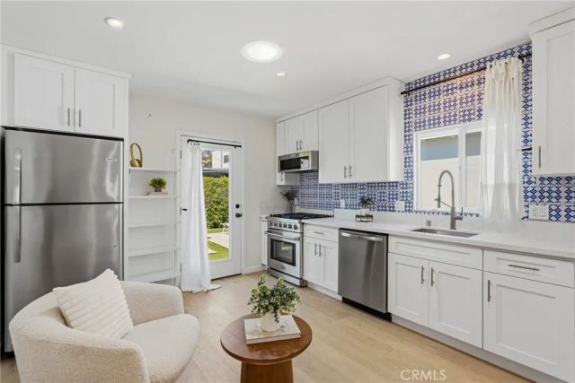 223 Chestnut Avenue, Los Angeles, CA 90042