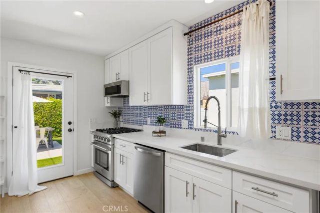 223 Chestnut Avenue, Los Angeles, CA 90042