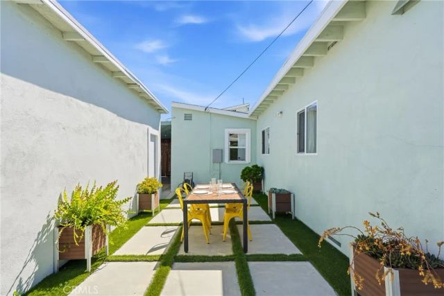 223 Chestnut Avenue, Los Angeles, CA 90042