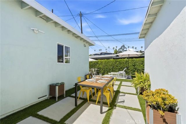 223 Chestnut Avenue, Los Angeles, CA 90042