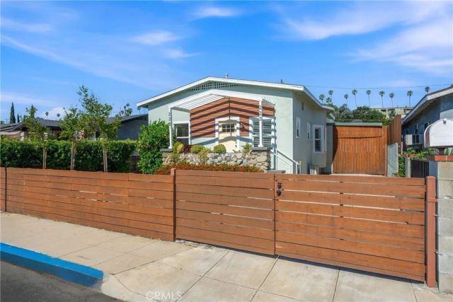 223 Chestnut Avenue, Los Angeles, CA 90042