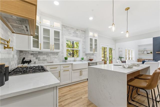 435 Lake Point Trace, Canton, GA 30114