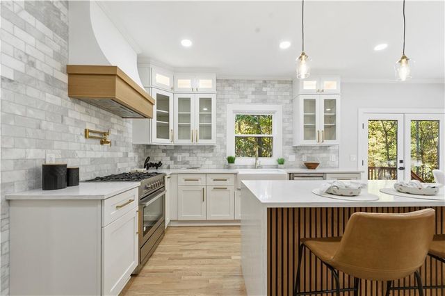 435 Lake Point Trace, Canton, GA 30114