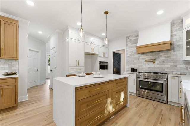 435 Lake Point Trace, Canton, GA 30114