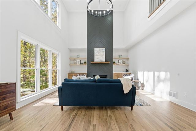 435 Lake Point Trace, Canton, GA 30114