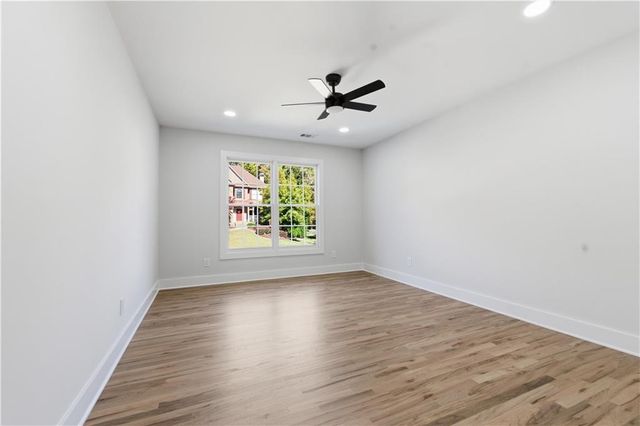 435 Lake Point Trace, Canton, GA 30114