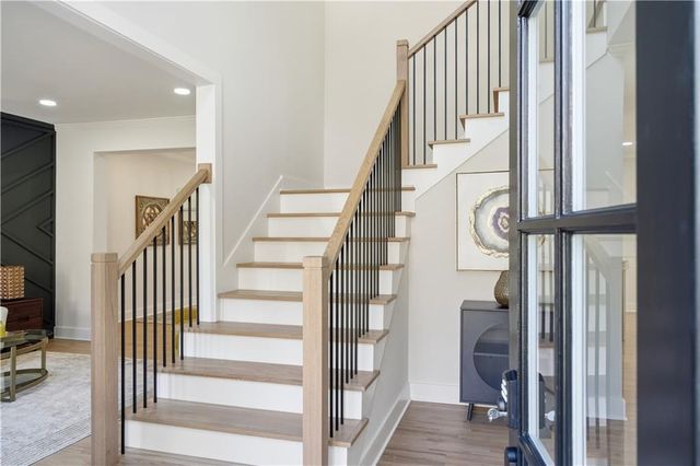 435 Lake Point Trace, Canton, GA 30114