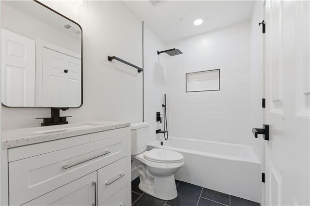 435 Lake Point Trace, Canton, GA 30114