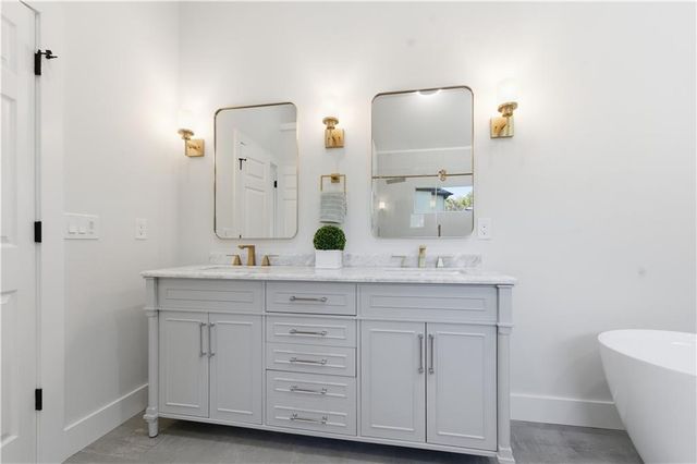 435 Lake Point Trace, Canton, GA 30114