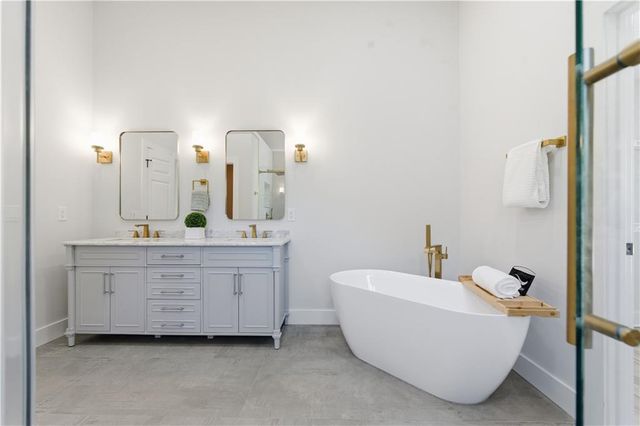 435 Lake Point Trace, Canton, GA 30114