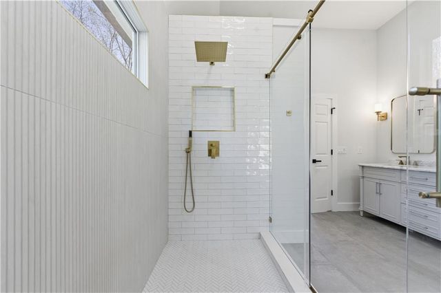 435 Lake Point Trace, Canton, GA 30114