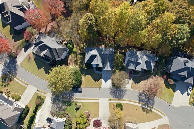 435 Lake Point Trace, Canton, GA 30114