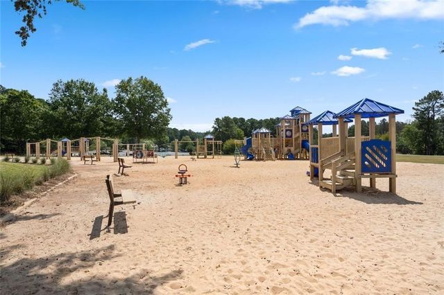 435 Lake Point Trace, Canton, GA 30114