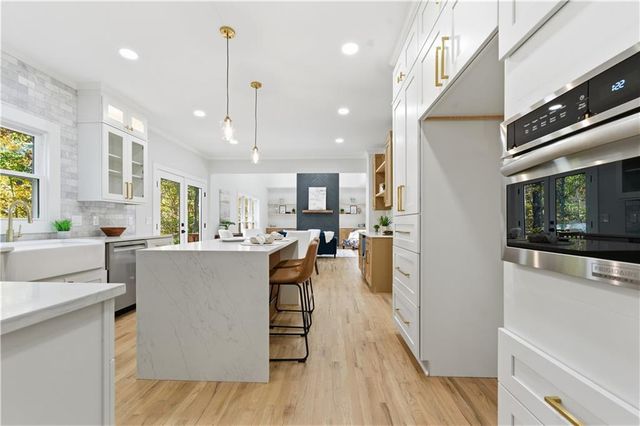 435 Lake Point Trace, Canton, GA 30114