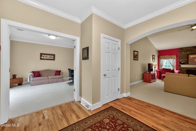 19 Addison Way, Clifton Park, NY 12148