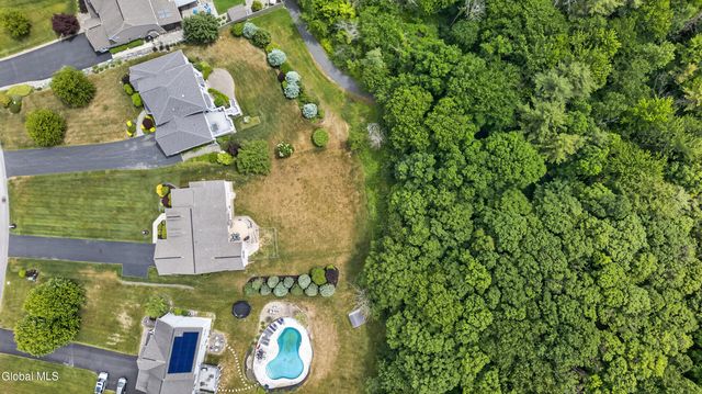 19 Addison Way, Clifton Park, NY 12148