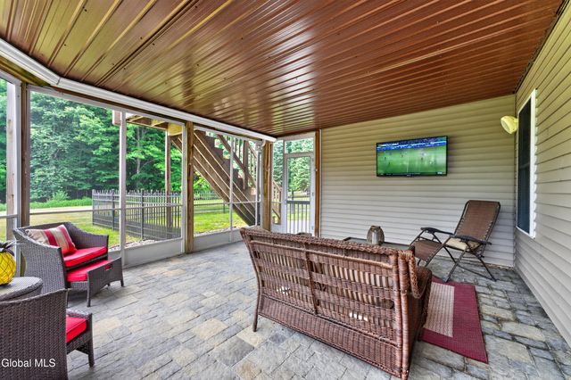 19 Addison Way, Clifton Park, NY 12148