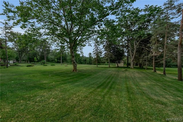 4906 Meyer Road, Pendleton, NY 14120