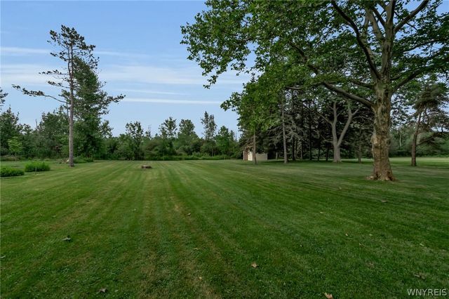 4906 Meyer Road, Pendleton, NY 14120