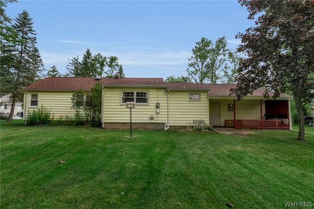 4906 Meyer Road, Pendleton, NY 14120