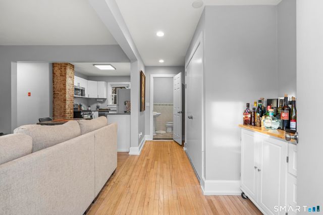 7 Willowbrook Place 1st Fl, Stamford, CT 06902