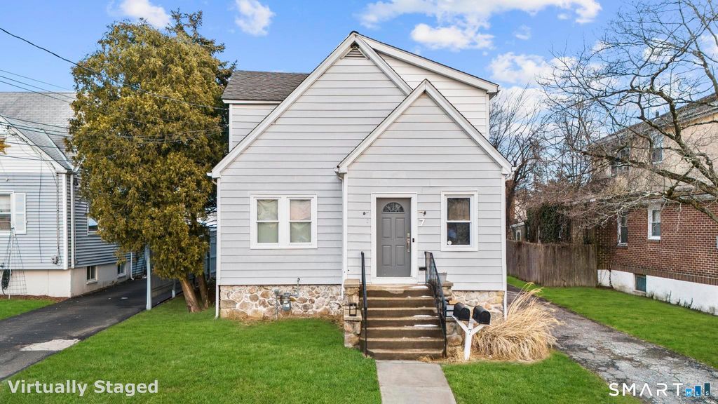 7 Willowbrook Place 1st Fl, Stamford, CT 06902