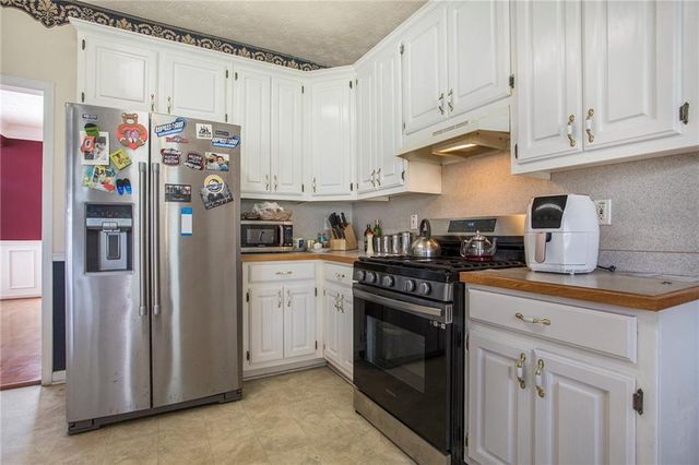 252 Essex Place, Ellenwood, GA 30294