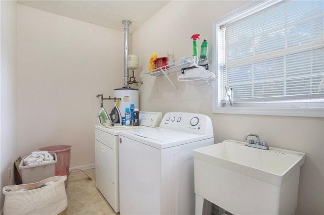 252 Essex Place, Ellenwood, GA 30294