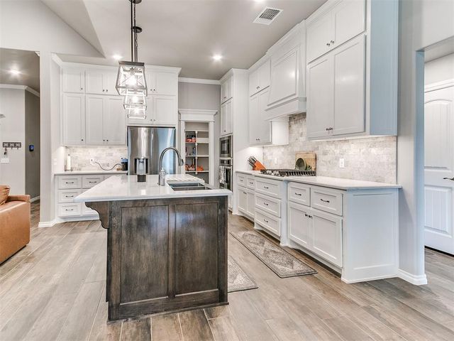 9316 NW 118th Street, Yukon, OK 73099