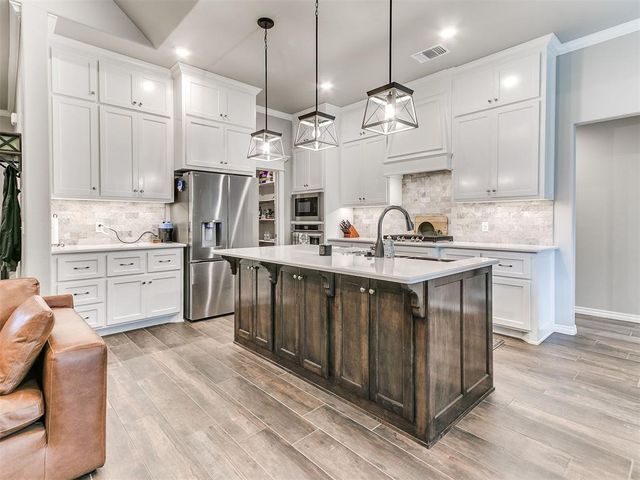 9316 NW 118th Street, Yukon, OK 73099