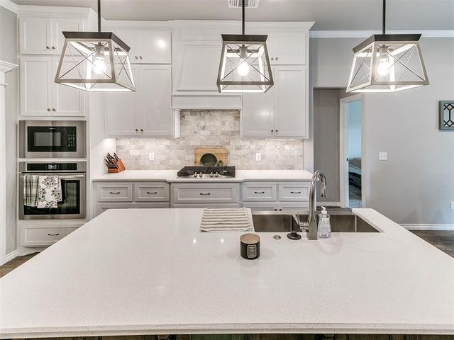 9316 NW 118th Street, Yukon, OK 73099