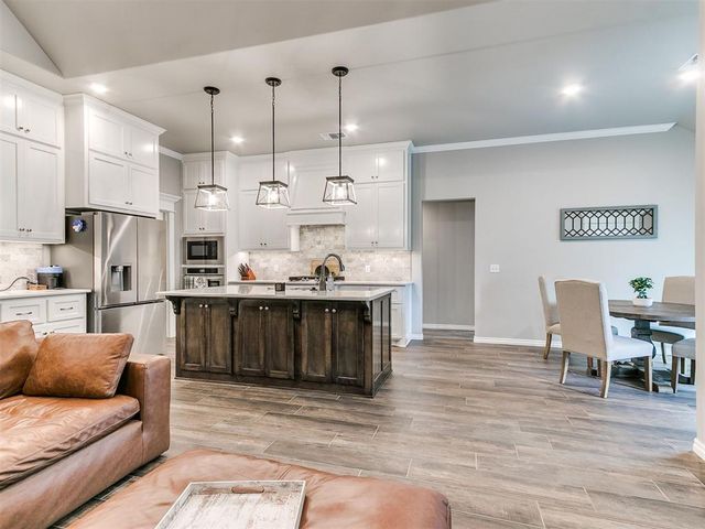 9316 NW 118th Street, Yukon, OK 73099