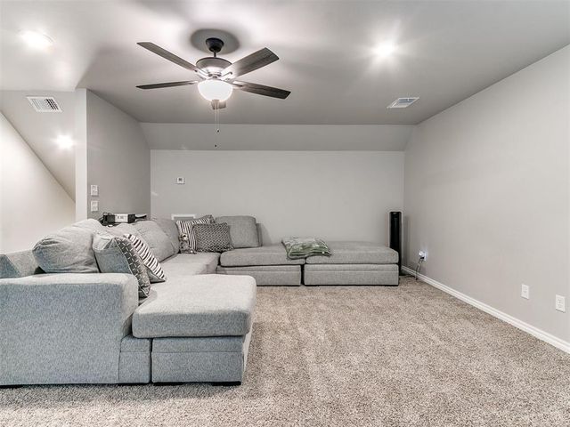 9316 NW 118th Street, Yukon, OK 73099