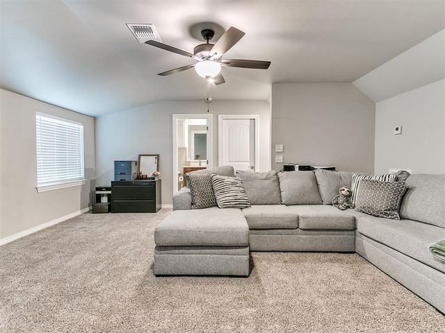 9316 NW 118th Street, Yukon, OK 73099