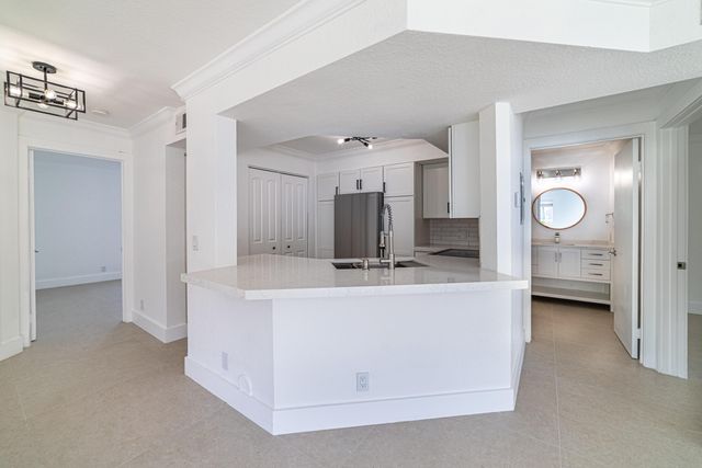 815 W Boynton Beach Boulevard 12-106, Boynton Beach, FL 33426