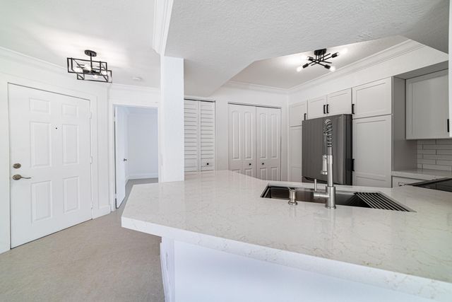 815 W Boynton Beach Boulevard 12-106, Boynton Beach, FL 33426