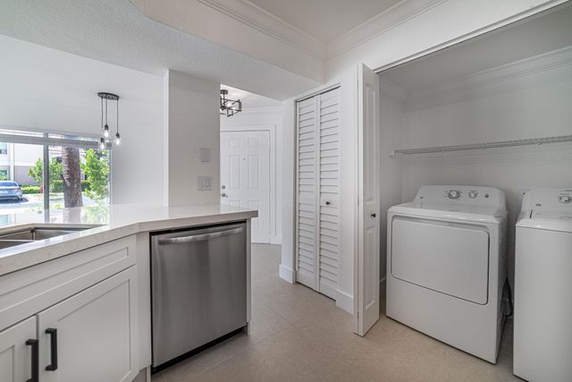815 W Boynton Beach Boulevard 12-106, Boynton Beach, FL 33426